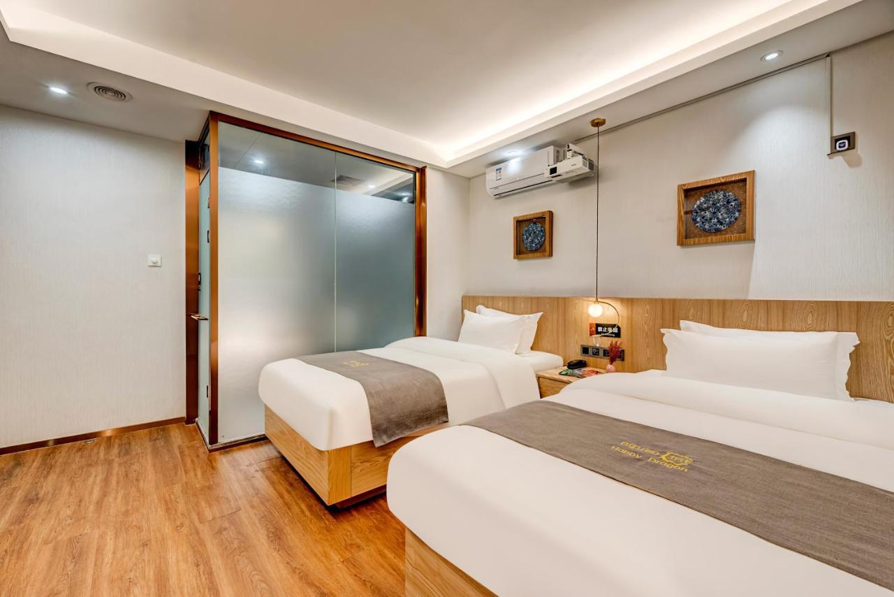 Happy Dragon Culture -in The Center Close To Forbidden City&wangfujing Street&subway Nearby &free Coffee & Free Laundry&english Speaking With Tour Services &free Wifi Unlimited For Western Software Hotel Beijing