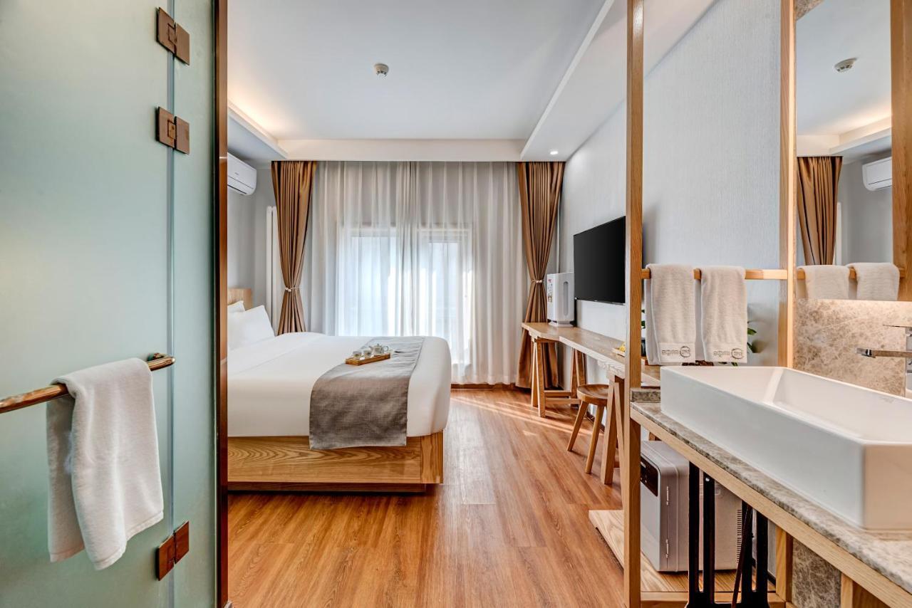 Happy Dragon Culture -in The Center Close To Forbidden City&wangfujing Street&subway Nearby &free Coffee & Free Laundry&english Speaking With Tour Services &free Wifi Unlimited For Western Software