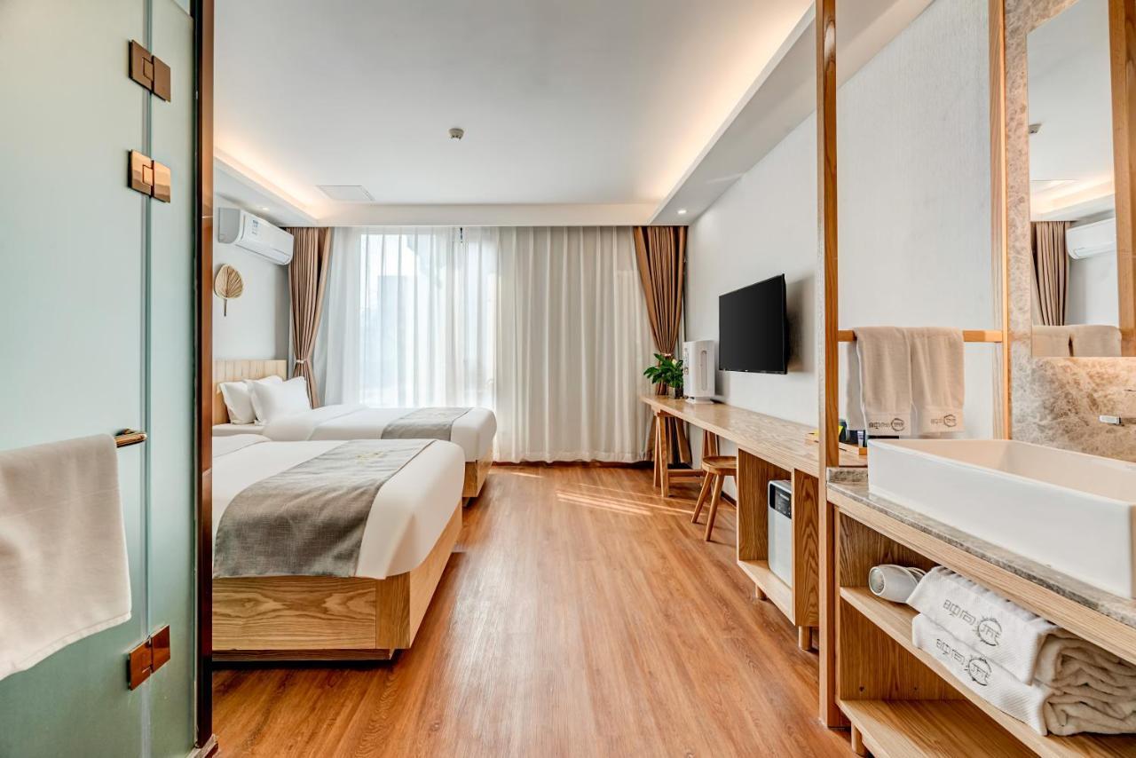Happy Dragon Culture -in The Center Close To Forbidden City&wangfujing Street&subway Nearby &free Coffee & Free Laundry&english Speaking With Tour Services &free Wifi Unlimited For Western Software