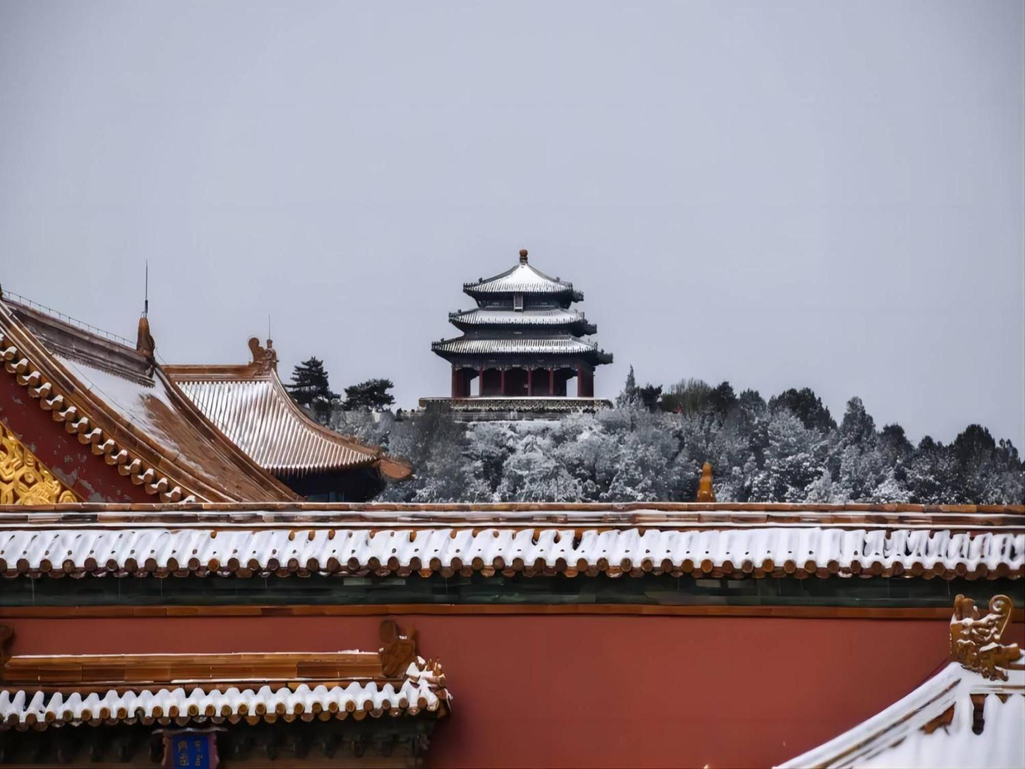 Hotel Happy Dragon Culture -in The Center Close To Forbidden City&wangfujing Street&subway Nearby &free Coffee & Free Laundry&english Speaking With Tour Services &free Wifi Unlimited For Western Software 4*