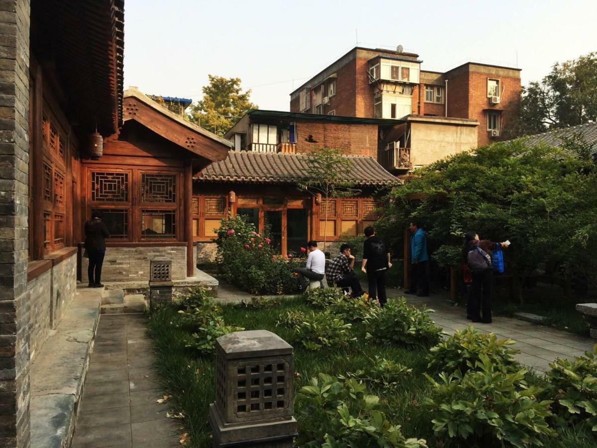 Hotel Happy Dragon Culture -in The Center Close To Forbidden City&wangfujing Street&subway Nearby &free Coffee & Free Laundry&english Speaking With Tour Services &free Wifi Unlimited For Western Software Beijing