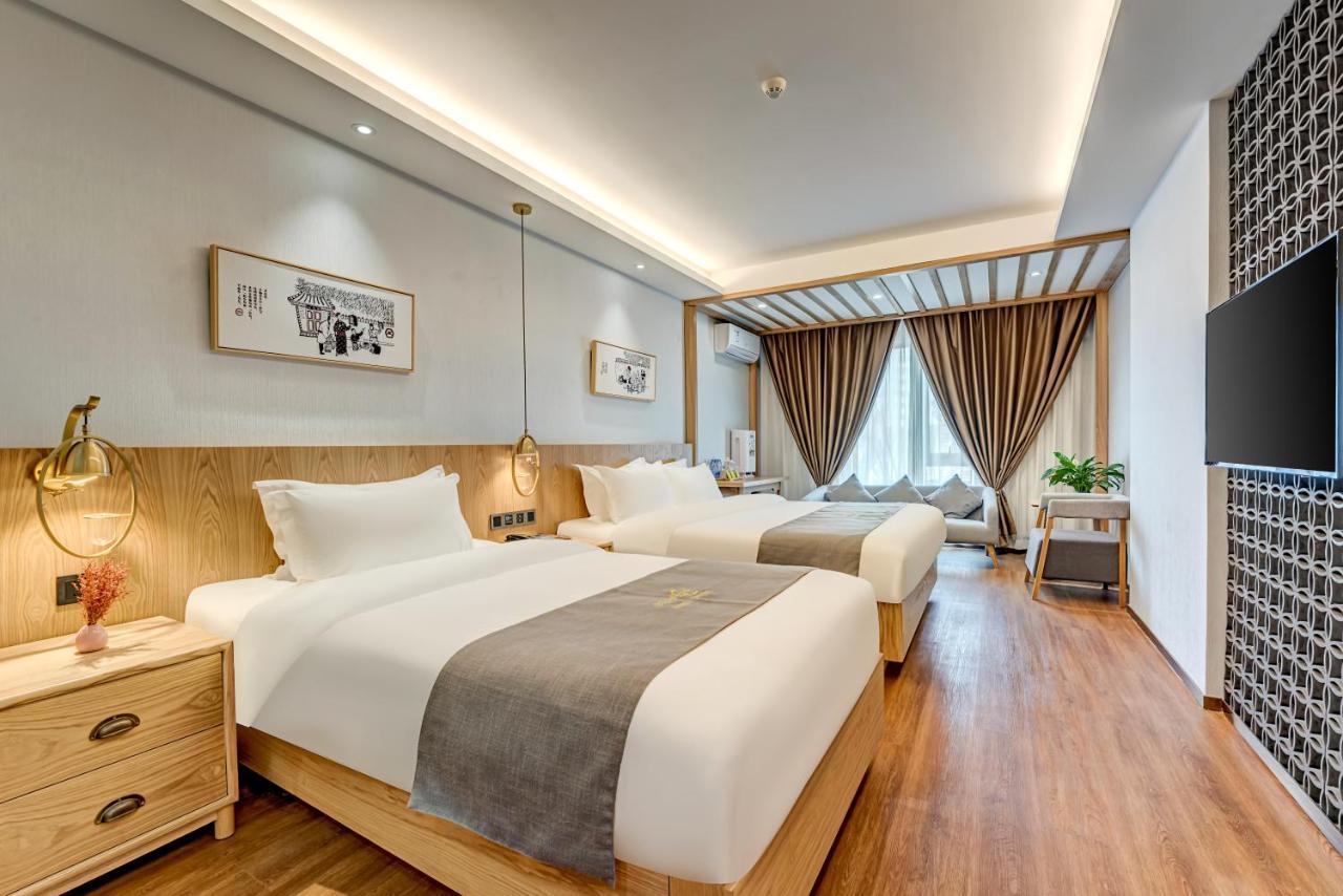 Happy Dragon Culture Hotel: With Local Insights Hotel