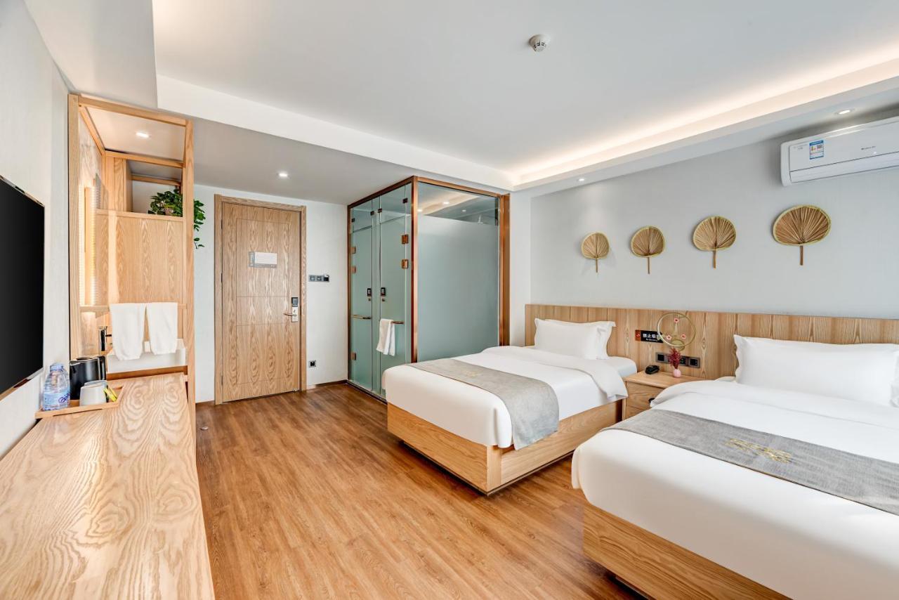 Hotel Happy Dragon Culture Hotel: With Local Insights Beijing