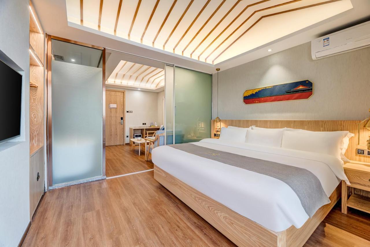 Hotel Happy Dragon Culture Hotel: With Local Insights 4*