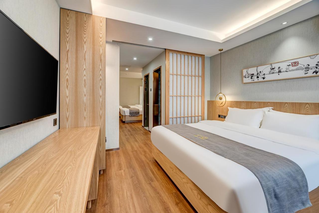 Happy Dragon Culture Hotel: With Local Insights Beijing
