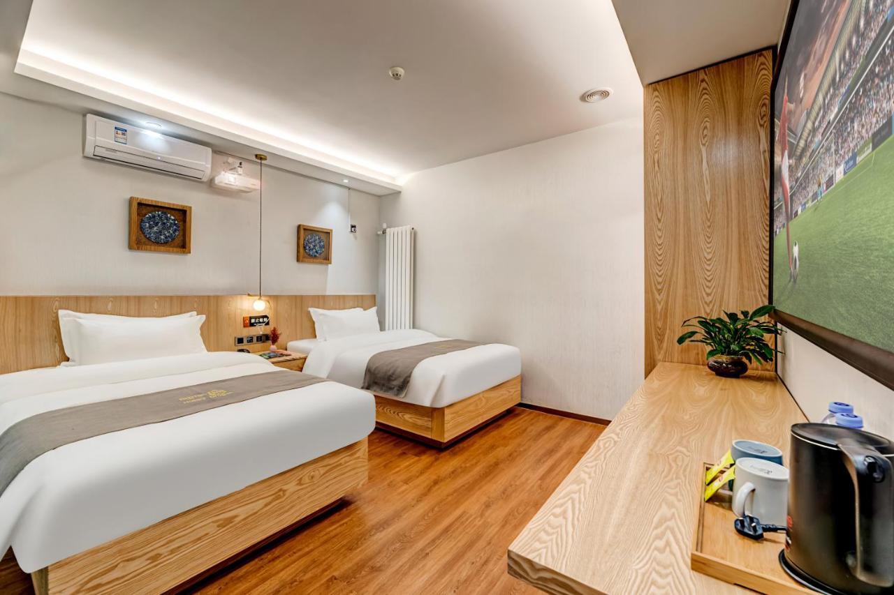 Hotel Happy Dragon Culture Hotel: With Local Insights