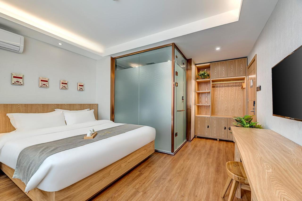 Happy Dragon Culture Hotel: With Local Insights Hotel Beijing